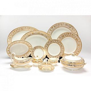 Wedgwood, "Florentine" Porcelain Dinner Service in Gold