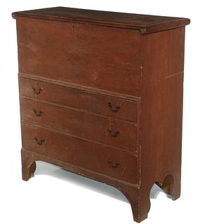 COUNTRY CHIPPENDALE BLANKET CHEST