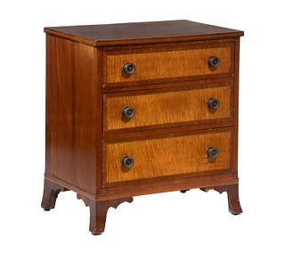 SMALL THREE-DRAWER GENT'S CHEST