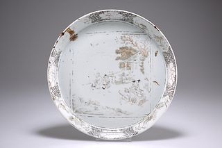 A CHINESE GRISAILLE PORCELAIN DISH, circular, decorated wit