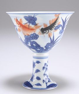 A CHINESE MING STYLE PORCELAIN STEM CUP, the bowl blue pain