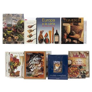 Libros sobre Cocina. Títulos: Colección de Recetas de la Cocina Asiática, China Tailandesa, Japonesa, 2004/ Quesos del Mundo.Pzs: 13.