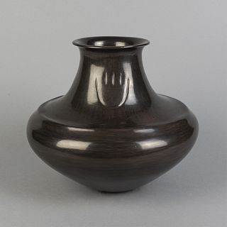 Santa Clara, Sharon Naranjo Garcia, Blackware Vase with Bear Paw Designs