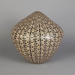 Jemez, Phyllis Madalena Tosa, Black on White Oversized Seed Jar