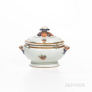 Chinese Export Porcelain Soup Tureen, late 18th century, the lid with floral knop above red and blue leafage, on footed bowl, gilt bord