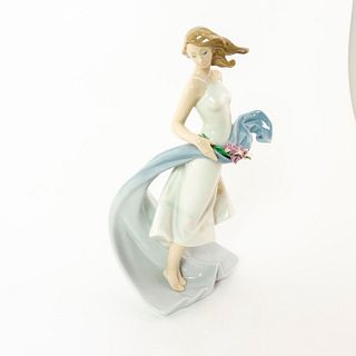 Blissful Youth 1008427 - Lladro Porcelain Figurine