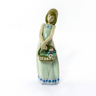 Floral Treasures 1005605 - Lladro Porcelain Figurine