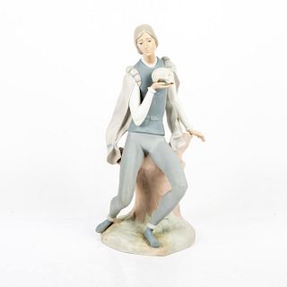Hamlet 1014729 - Lladro Porcelain Figurine