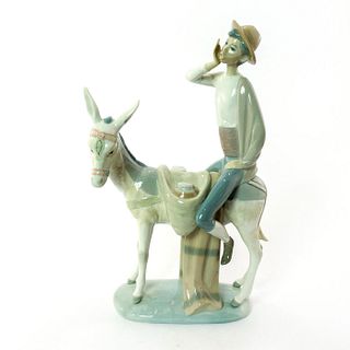 Honey Peddler 1004638 - Lladro Porcelain Figurine