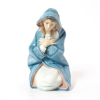 Mary 1005477 - Lladro Porcelain Figurine