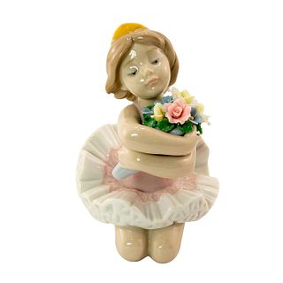 My Debut Ballet Girl 6764 - Lladro Porcelain Figurine