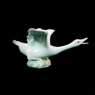 Duck Flying 1001264 - Lladro Porcelain Figurine