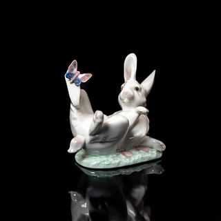 That Tickles! 1005888 - Lladro Porcelain Figurine