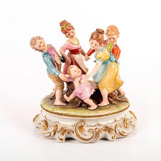 Capodimonte King's Porcelain Figurine, Children Playing