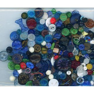 A LARGE BAG LOT OF ASSORTED MID 20TH C. GLASS BUTTONS
