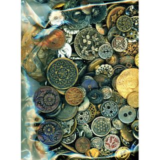A HEAVY LARGE BAG LOT OF ASSORTED METAL BUTTONS