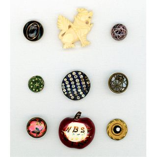 A SMALL CARD OF DIV 1 AND 3 ASSORTED MATERIAL BUTTONS