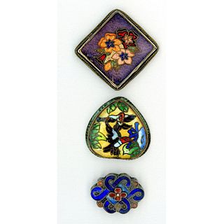 A SMALL CARD OF CHINESE CLOISONNE ENAMELS INCL. ANIMALS