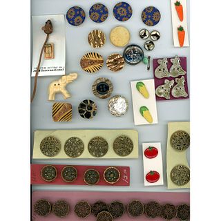 A LARGE BAG LOT OF MOSTLY SETS OF BUTTONS