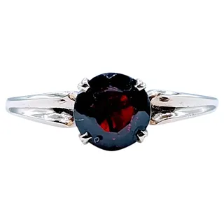 Beautiful Garnet Solitaire Ring