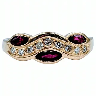 Gorgeous 18k Ruby and Diamond Ring