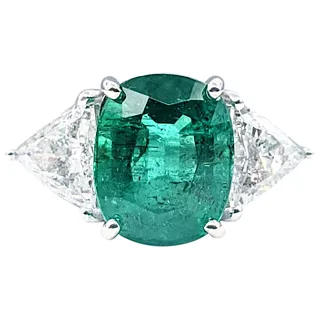 Sensational Emerald & Diamond Cocktail Ring