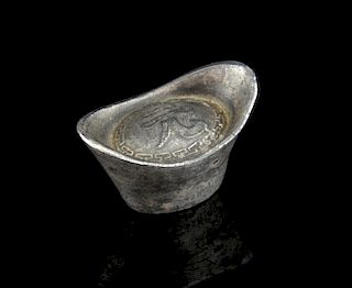 Chinese cast metal Sycee boat shaped ingot, marks to base, 5cm wide,