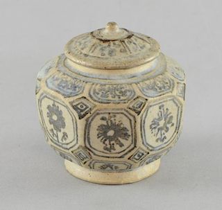 Chinese blue, white and faceted pot and cover decorated with panels of flowers and foliage, 9.5cm hi