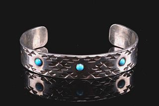 Navajo Tooled Rug Pattern Turquoise Silver Cuff