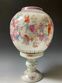 A Chinese Famille Rose Porcelain Lamp