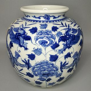LARGE CHINESE BLUE AND WHITE PORCELAIN JAR ,H20.5CM D 21CM