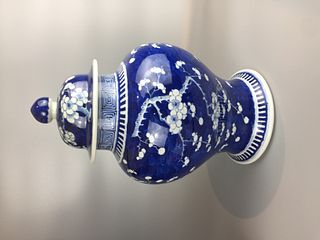 LARGE CHINESE AND BLUE AND WHITE JAR AND COVER ,H37.5CM