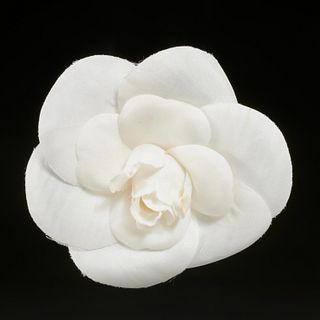 Chanel blanc Camellia brooch