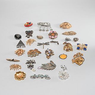 Nice collection costume brooches, incl. signed