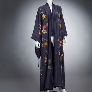 Japanese kimono style robe with embroidered roses