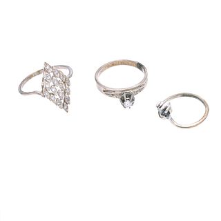 Tres anillos vintage con zafiros y diamantes en plata paladio. 2 zafiros corte marquís. 18 diamantes corte 8 x 8.