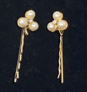 Pair of gilted bobby pins 3 pearl/ white stone center