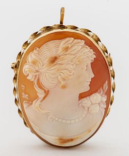 Vintage 14K Yellow Gold Oval Cameo Brooch/ Pendant