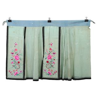 A GREEN-GROUND FLORAL EMBROIDERED SKIRT