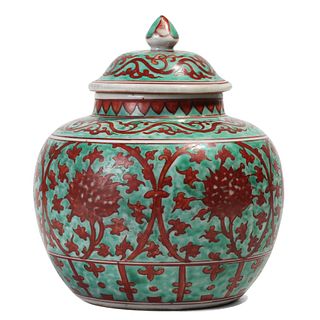 A RED AND GREEN-GLAZED 'LOTUS SCROLL' JAR AND COVER
