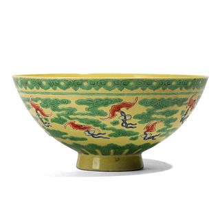 A YELLOW-GROUND GREEN-GLAZED 'CLOUDS' BOWL