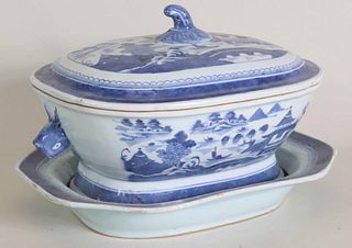Chinese Export Porcelain Blue and White Tureen