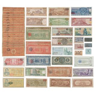 Lote de 50 billetes, unos del contexto de la Revolución Mexicana y del Ejército Constitucionalista. México y otros sXX.