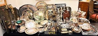 Table Lot of Silver Plate, to include several chargers and platters, a Reed & Barton vegetable dish, serving pieces, cutlery set with antler handles, 
