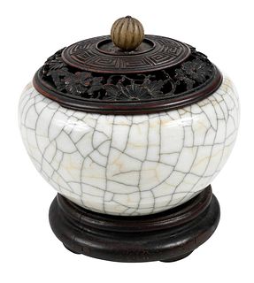 Chinese Ge Type Crackle Glazed Porcelain Bowl