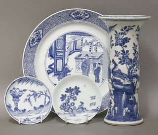 An attractive blue and white large Plate Kangxi