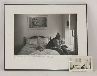 KREMENTZ, Jill: Photograph of Kurt Vonnegut, sitting on