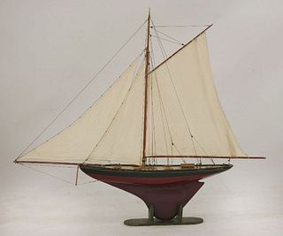 A late Victorian model racing yacht, 'Roxanne, Dinard'