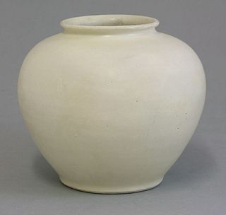 A good cream-glazed Jar, Tang dynasty (618-906), with