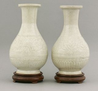 A good pair of Qingbai Vases, Southern Song dynasty